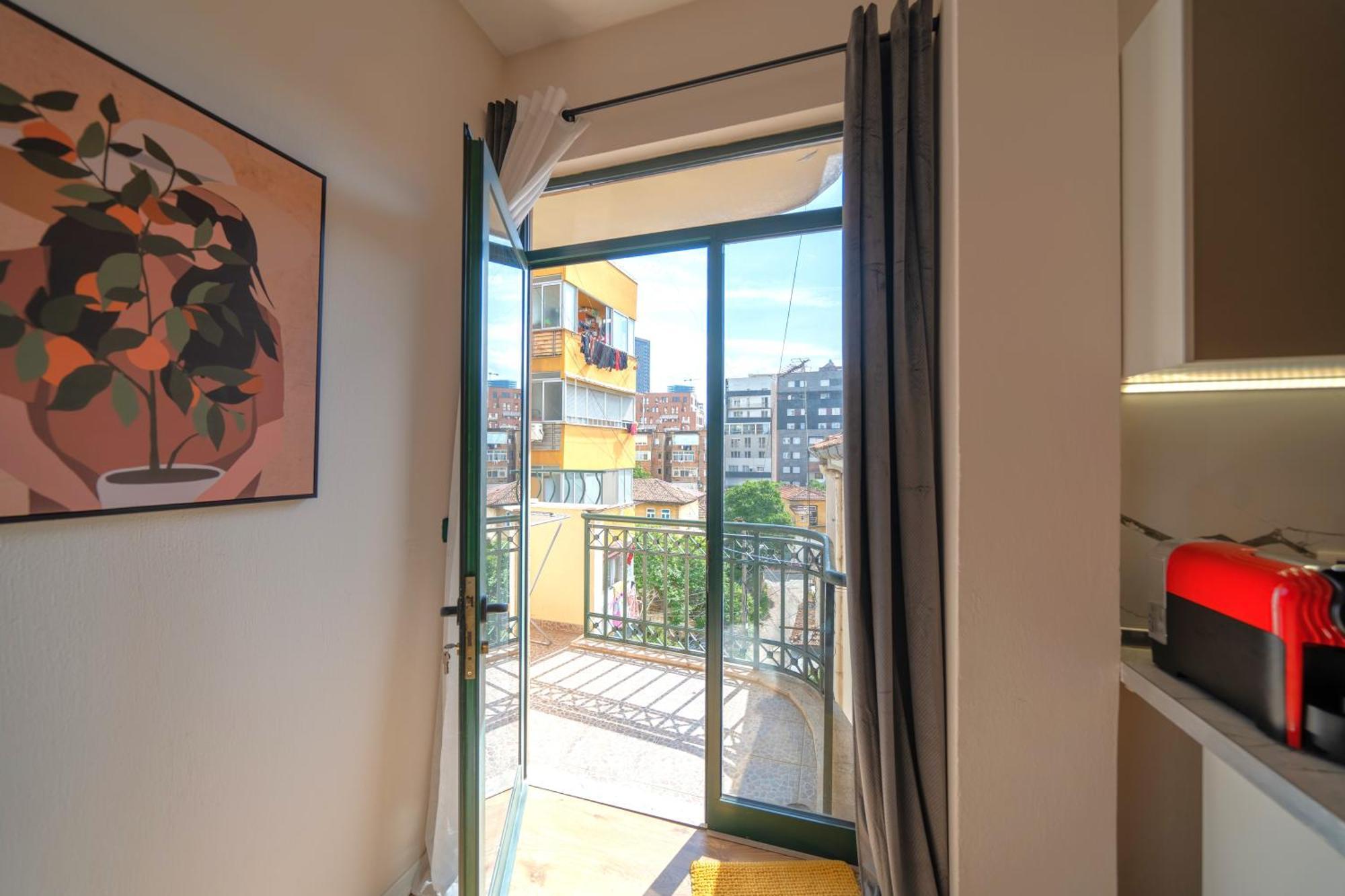 Colorful Comfy Condo Central Tirana Kültér fotó